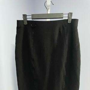 Black Pencil Skirt - Size M